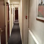 Hotel Le Clémenceau Et Gare Sncf Tgv Centre