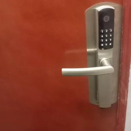 Hotel Le Clémenceau Et 'hôtel Gare Sncf Centre Valenciennes