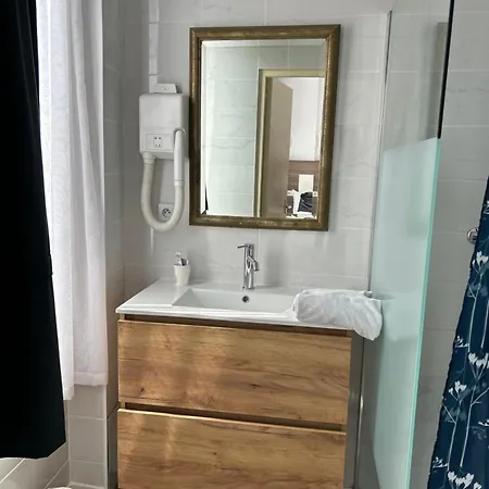 ホテル Le Clemenceau Centre -sncf 2*
