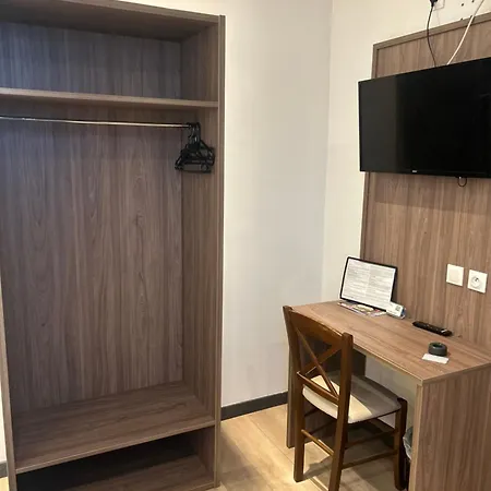 Le Clémenceau Et 'hôtel Gare Sncf Centre Hotel 2*