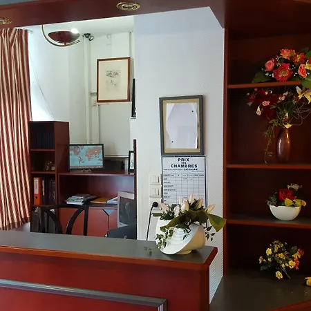 Hotel Le Clemenceau Centre Gare Sncf -tramway 2*