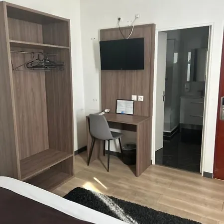 Hotel Le Clémenceau Et 'hôtel Gare Sncf Centre 2*